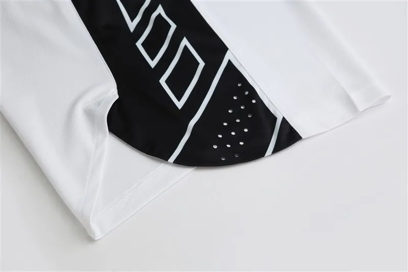 11773495543_649182711