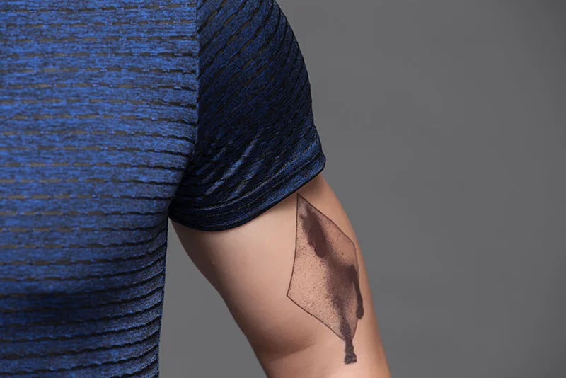 Горячие летние мужские футболки сплошной цвет Slim Fit короткий рукав мужские s Новые Топы из полиэстера футболка брендовая одежда 70B0162