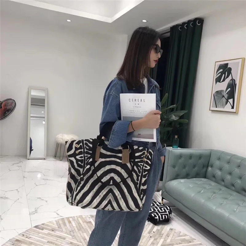 

High Quality Zebra Print Tote Bag Spring 2020 New Large Capacity Ladies Hand Bags Characteris Shoulder Bag Female Crossbody Bag