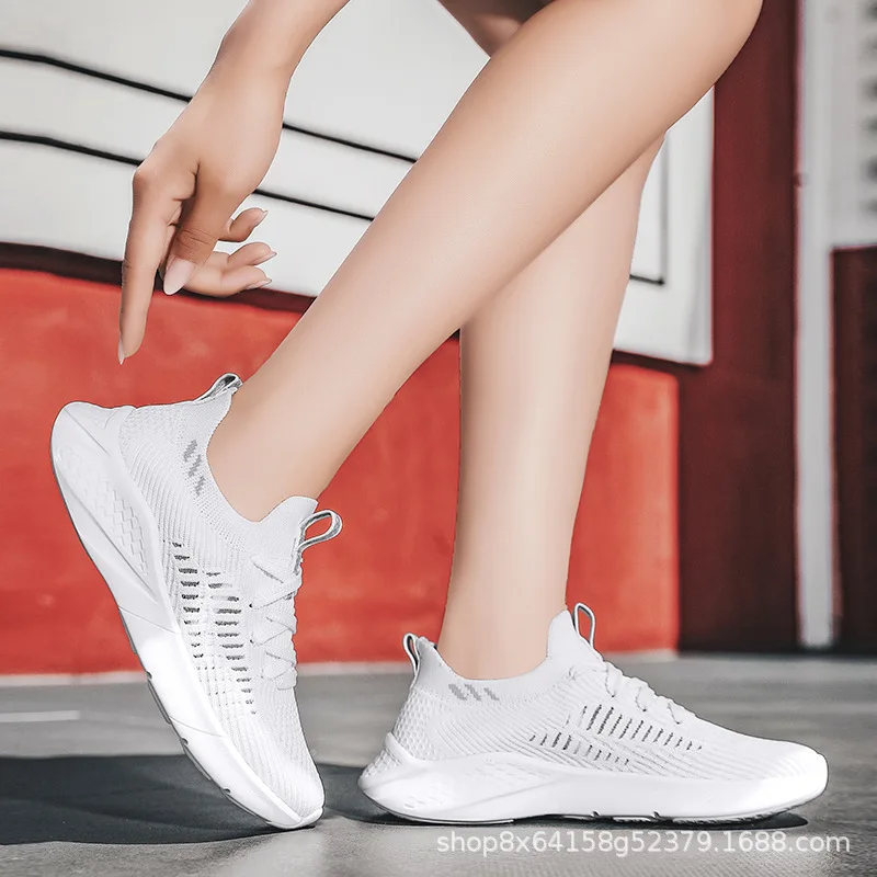 New Summer Breathable Flying Shoes Men's Running Shoes Women's Sports Casual Shoes Lovers Lightweight Soft-soled Mesh Shoes