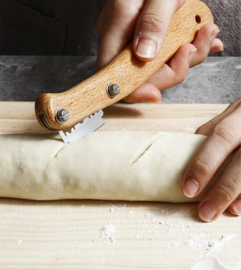 Bread Cutter Lame Bread Arc Curved Knife Bakery Kitchen Tool Slashing Knife Tool gre&ntilde;ador with 5 Blade Wooden Handle