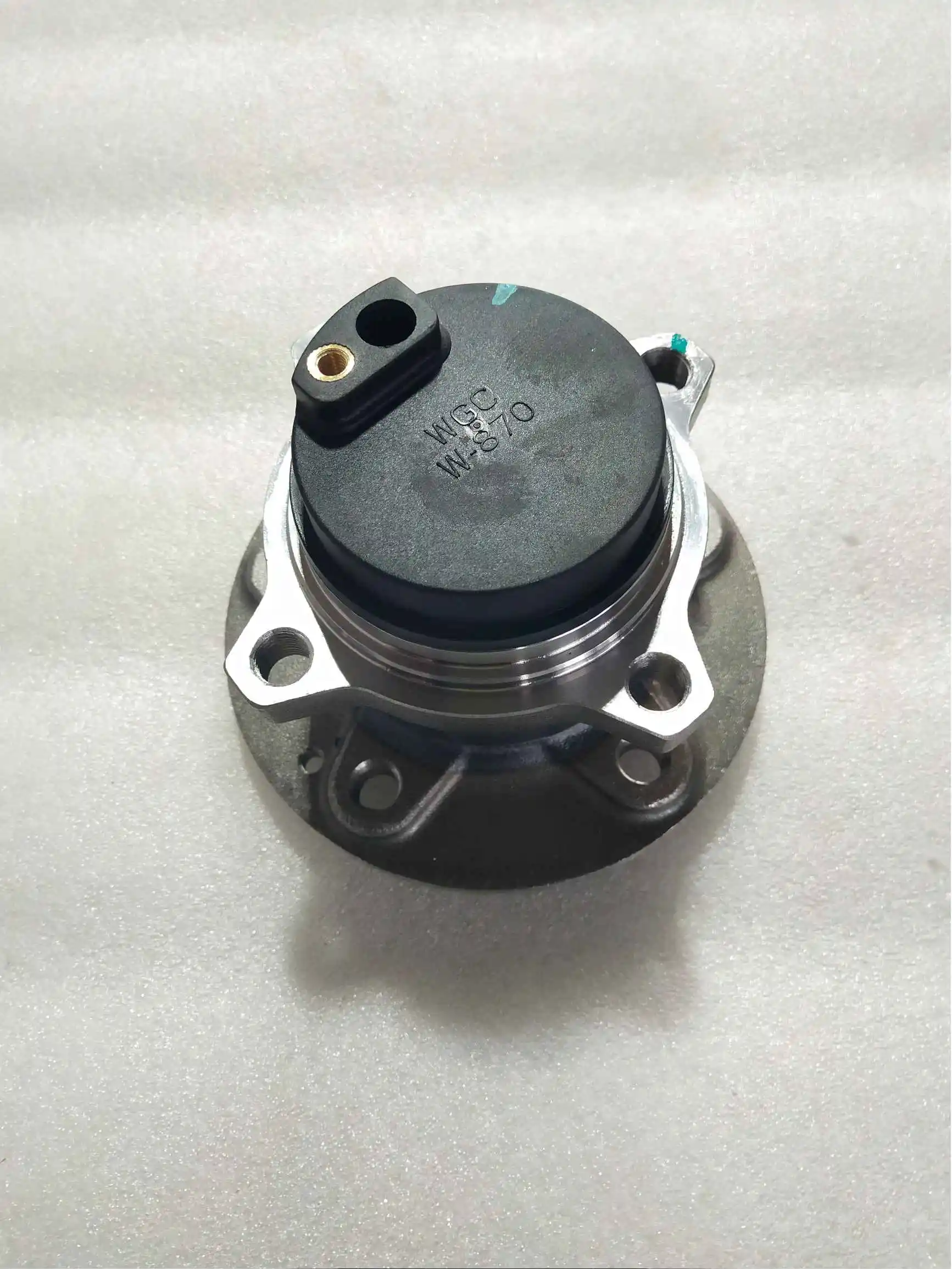 4581804 Rear Wheel Hub Bearing Assembly for Dongfeng Aeolus AEOLUS ax7 wheel hub oil seal bearing set