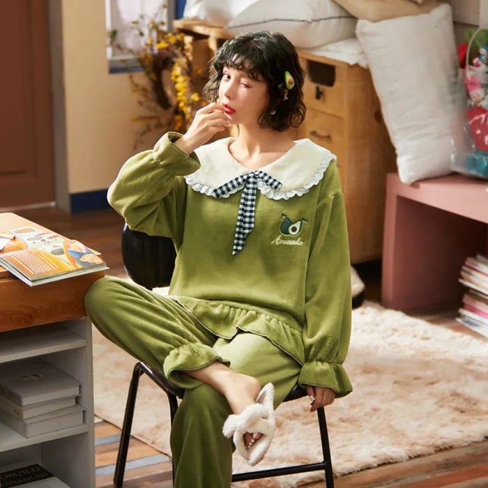 

Autumn & Winter Coral Velvet Pajamas Women's Winter Avocado Green Home Wear Women's Winter Style Flannel Warm Spring And Autumn