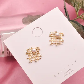

2020 New Geometric Metal Classic Earrings Simple Temperament Pearl Earrings Elegant Personality Ladies Jewelry