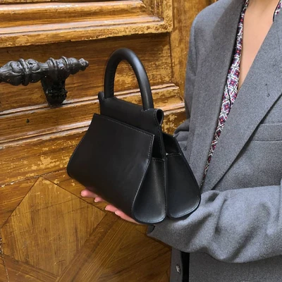 Ниша дизайн сумка новая волна индивидуальность Темперамент Фея простая Портативная сумка через плечо сумка - Цвет: Черный