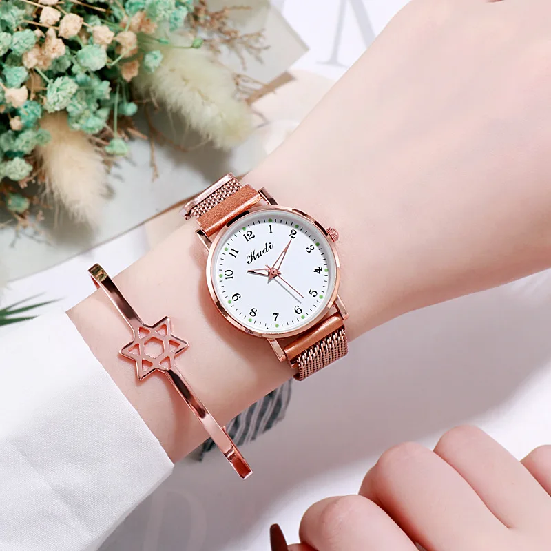

Fashion Simple Women Quartz Watches Gold Magnetic Belt Wristwatch Rhinestone Luminous Ladies Hand Clock Female Watch Reloj Mujer