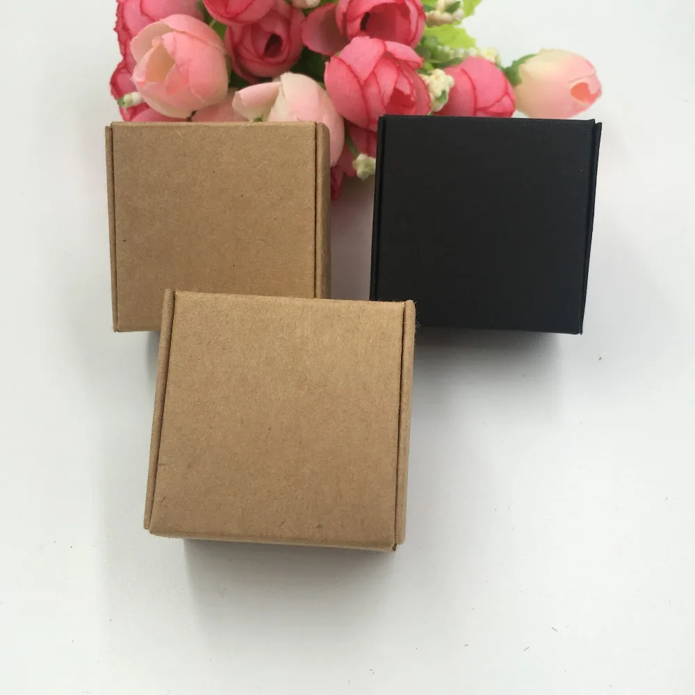 

200Pcs/Lot Hot DIY Kraft Paper Card Box Printed Handmade With Heart For Jewelry Wax Candle Wedding Festival Box Carton 4x4x2.5cm