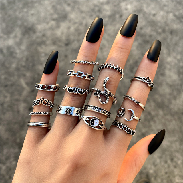 Silver Vintage Skeleton Ring Set Gothic Punk Chain Butterfly Crying Face Skull Rings For Women Couple Fashion Jewelry
