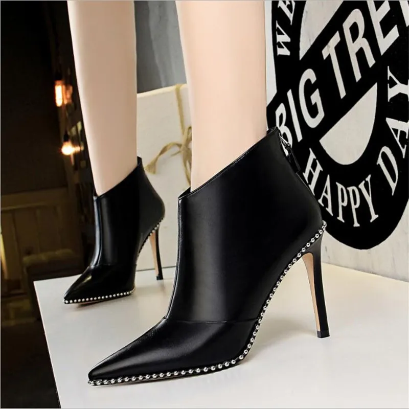 

Classic Leather Ankle Boots 2019 Women's Fashion String Bead High Heels Party Boots Pointed Solid Black Flock Short Boots Women