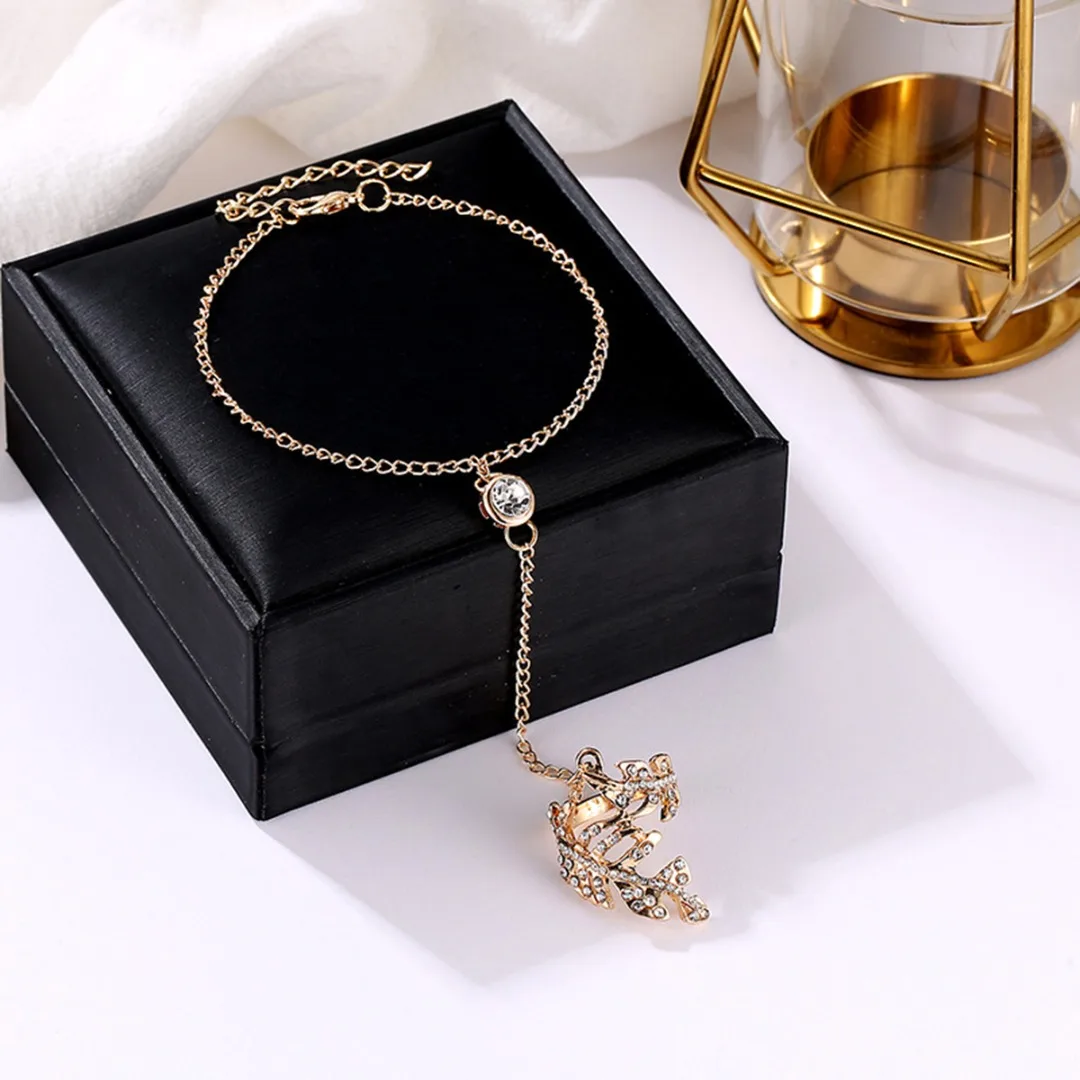

Pulsera de hoja hueca con incrustaciones de diamantes de imitación para mujer, brazalete de moda plateado de oro para playa de verano, brazalete de cadena creativa para dedos, joyería