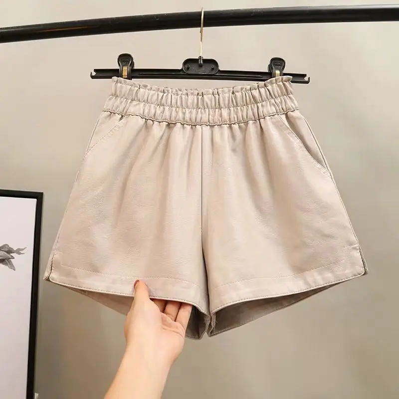 beige white Новые осенние шорты из искусственной кожи, женские модные свободные байкерские шорты с эластичной резинкой на талии, большие размеры, короткие женские шорты C5830 - Цвет: beige white