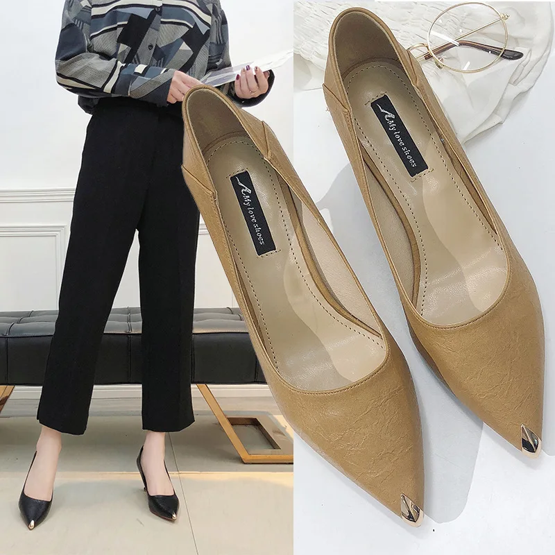 

2019 Spring New Style Black And White with Pattern High Heel Shoes Women's Business Thin Heeled Pointed Shoes Fashion Embossing