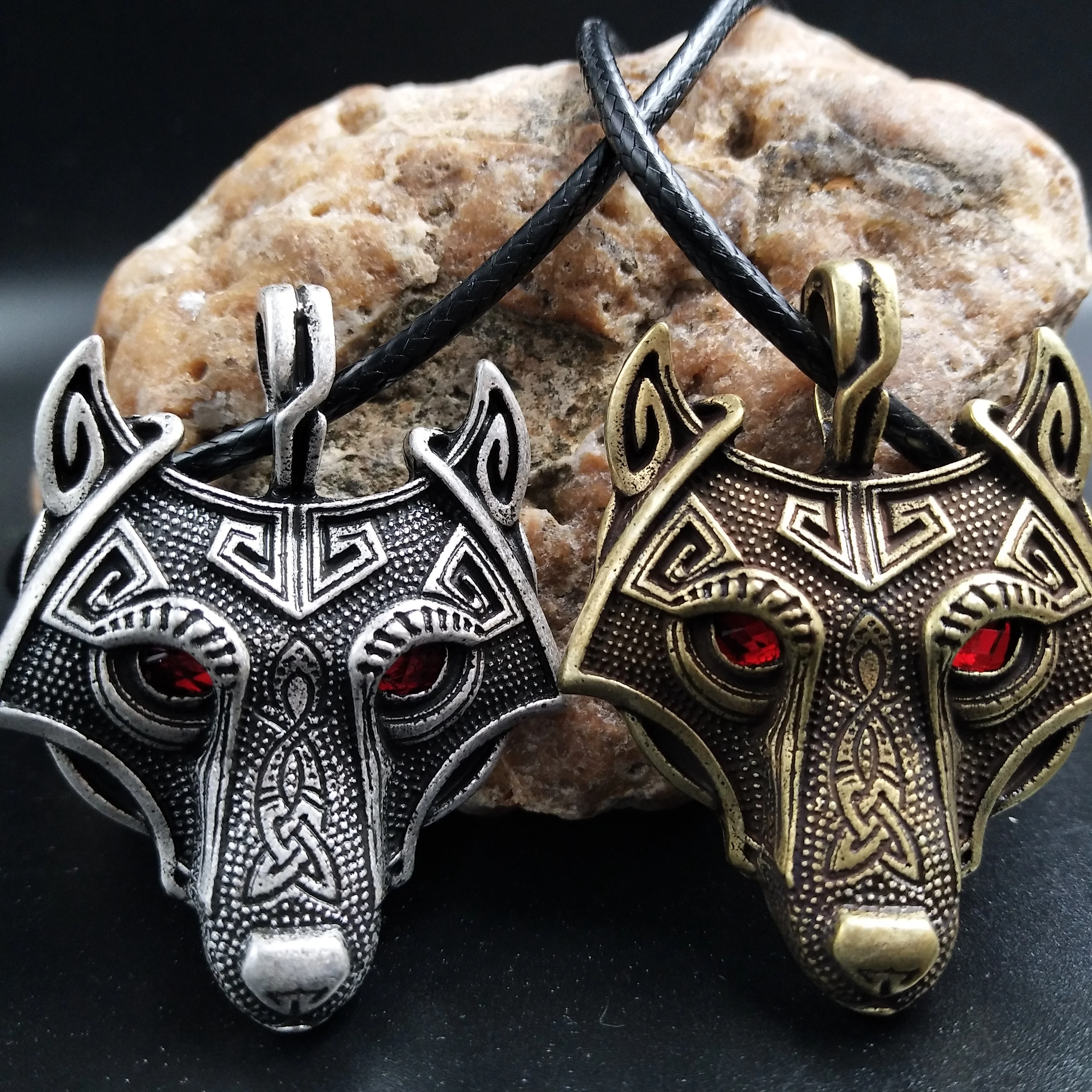 Wiccan красный черный кристалл глаза Викинг-Волк амулет-талисман ювелирные изделия мужчины кулон ожерелье Norse Wicca Pagan ювелирные изделия дропшиппинг