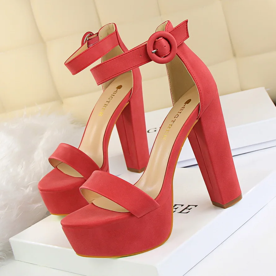 Женские туфли-лодочки Новая женская обувь на высоком каблуке Модные женские босоножки пикантные Босоножки на платформе Свадебная женская обувь г - Цвет: Красный