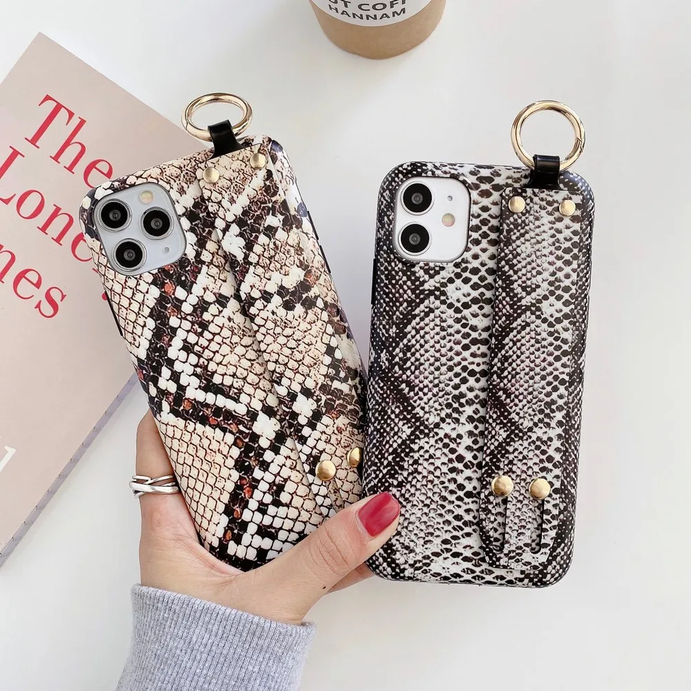 

SNAKESKIN wristband case forApple 7 8 7plus 8plus x XR XS Max 11 11pro Max Waterproof and dustproof mobile phone case