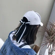 Черно-белая полосатая бейсболка с маленьким и чистым и свежим стильным бантом из ленты,, для мужчин и женщин