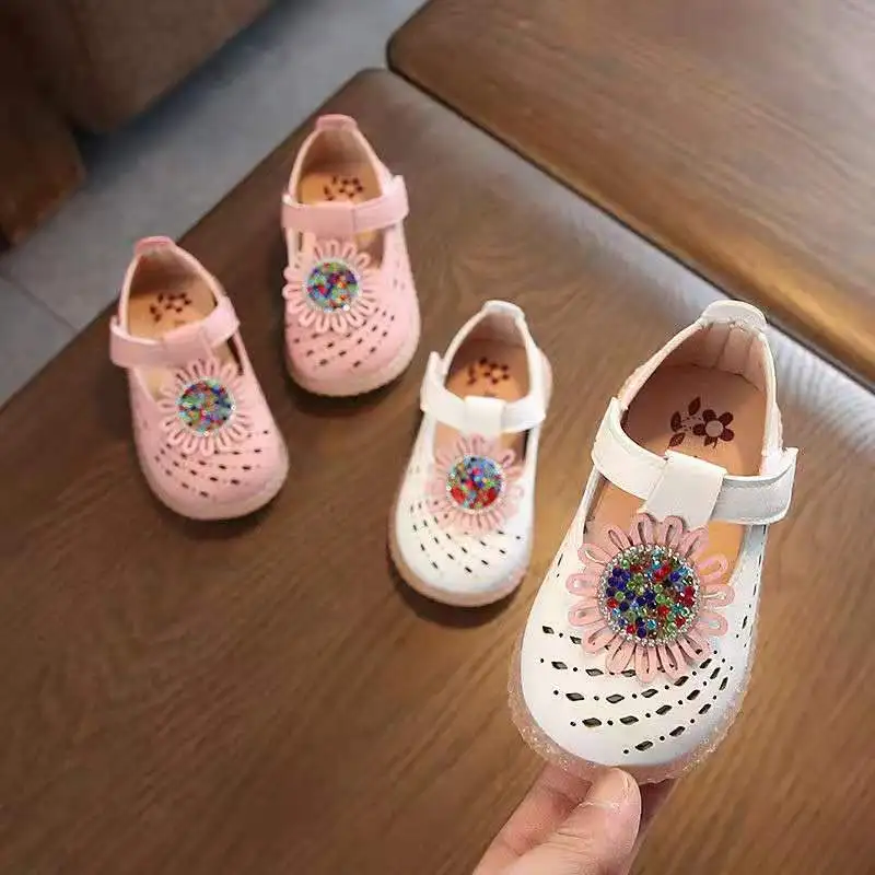 Детская обувь для девочек 0-1-2-3 лет; обувь принцессы для детей 6-12 месяцев; прогулочная обувь; мягкая подошва; маленькие кожаные туфли