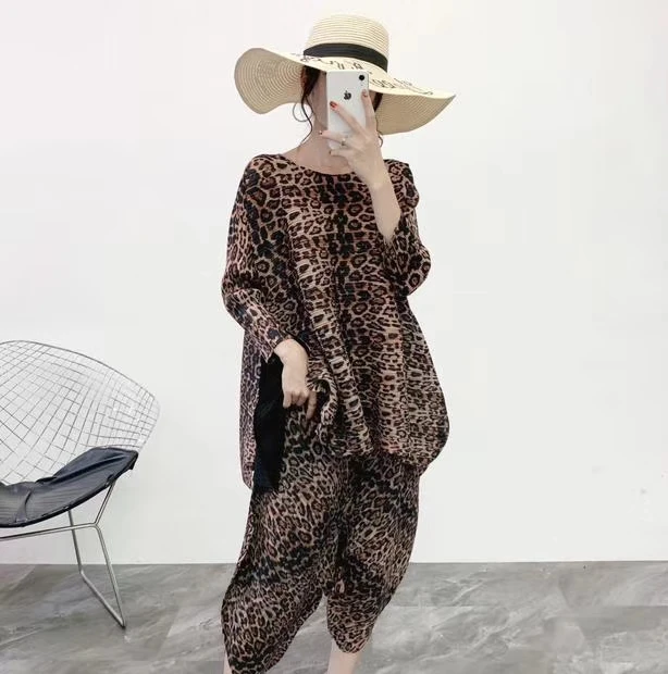 Miyake, модный трапециевидный Топ, плиссированные штанишки, леопардовый комплект