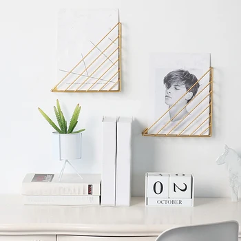 

Nordic Style Storage Holder Rack Iron Art Metal Wall Mounted Shelf Triangle Display Stand Organizer Home Decor for Magazine Book