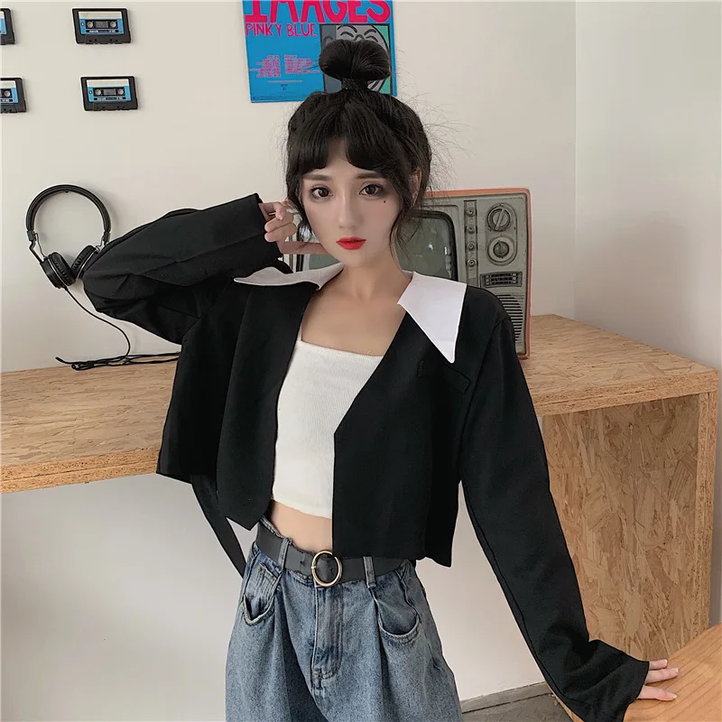 

Price + 5 Photo Shoot ~ Fashionable Profile V Neck Deconstructable White Collar Simple Sense of Design Short Suit Blouses