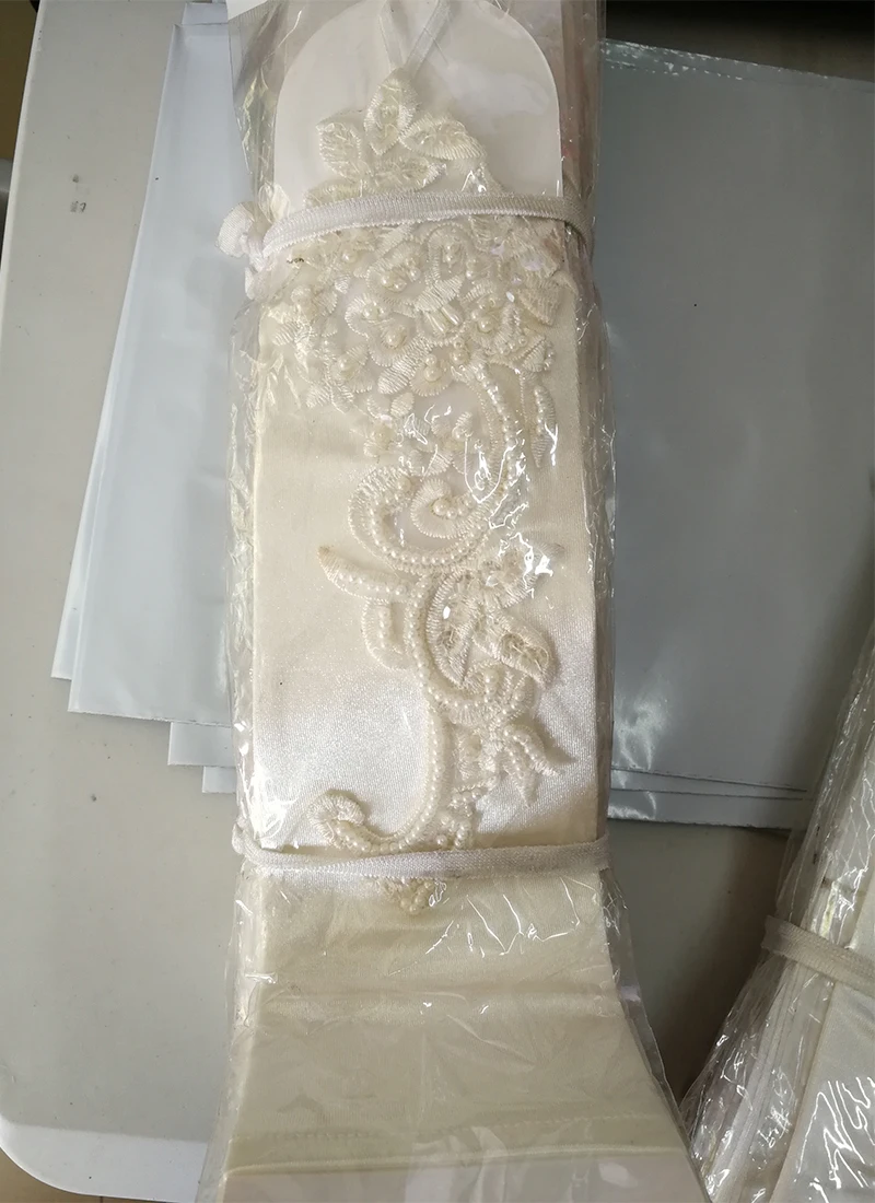 

2019 Women Bridal Long Gloves Elbow Length Full Finger Wedding Accessories Bead White Beige Wedding Gloves for Bride