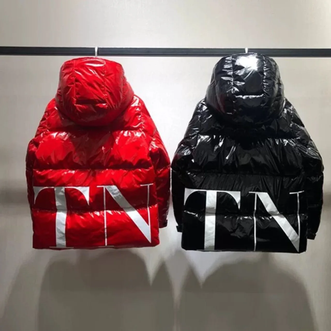 Брендовые Детские Зимние куртки с капюшоном для девочек и мальчиков детские парки с наполнителем из 90% белого утиного пуха Лыжная верхняя одежда для малышей