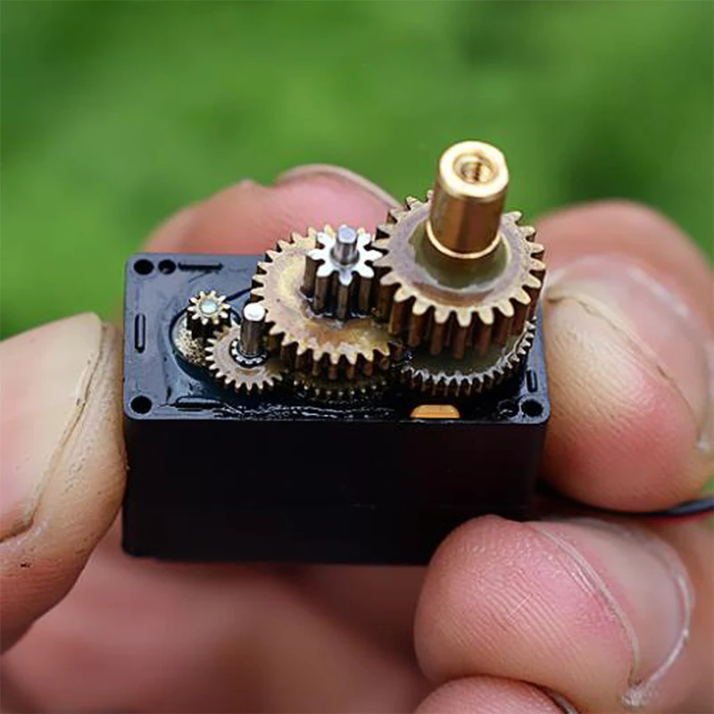 2pcs-DC-3V-6V-micro-12g-Metal-gear-360-degree-steering-gear-M10-mini-motor-for (2)