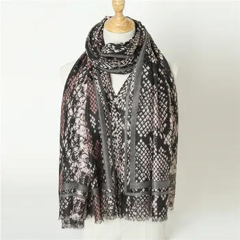 

New Cotton Women Scarf Flower Printed Autumn Long Soft pashmina Ladies Tassels Shawls Summer Beach Scarves Female Wraps Spring