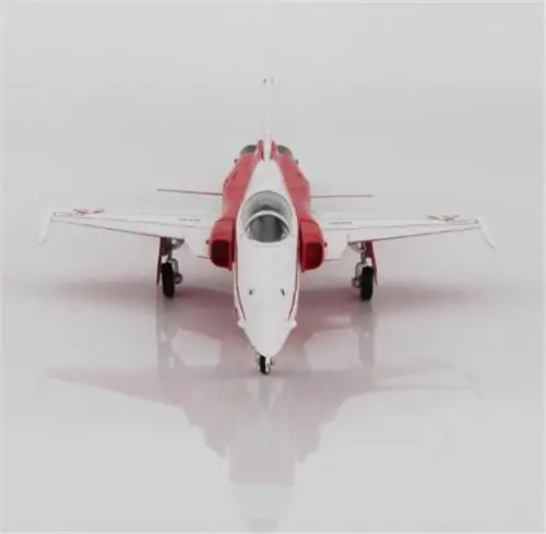 Hobby Master Northrop F-5E Tiger II Patrouille Suisse сезон w/Deco 1/72 литье под давлением