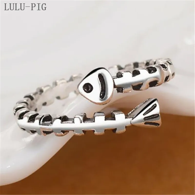 

LULU-PIG Hot new 925 silver simple creative fish ring female retro do old niche design fish bone ring KJZ-0760