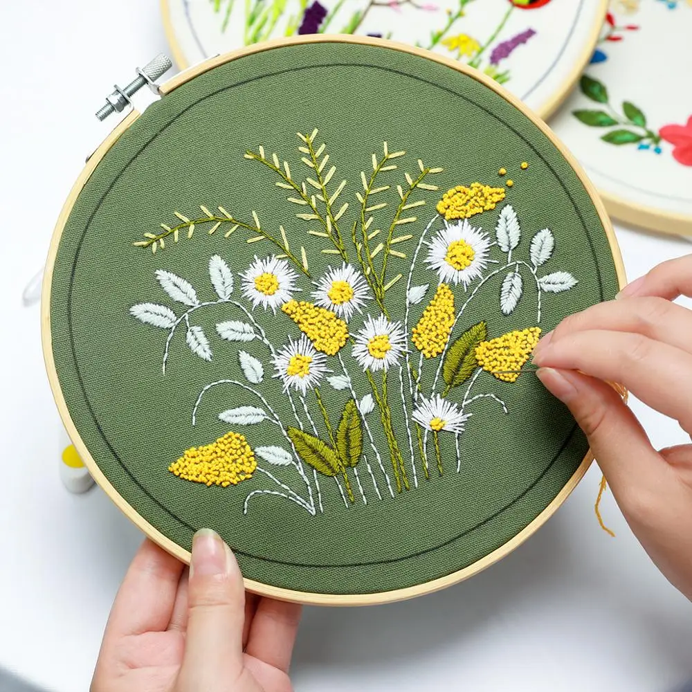 

DIY Embroidery Kits for Beginners Daisy Floral Needlework Cross Stitch Frame Cotton Fabric Embroidery Hoop Bedroom Decoration