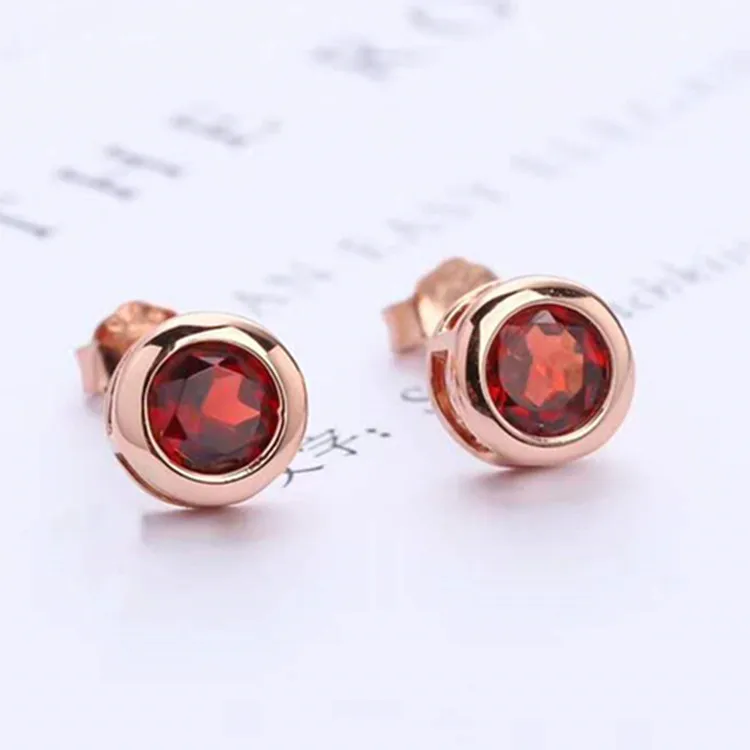 

925 Sterling Natural Pigeon Red Blood Garnet Ear Stud Full Fire Color Circle Design Simple Glorious
