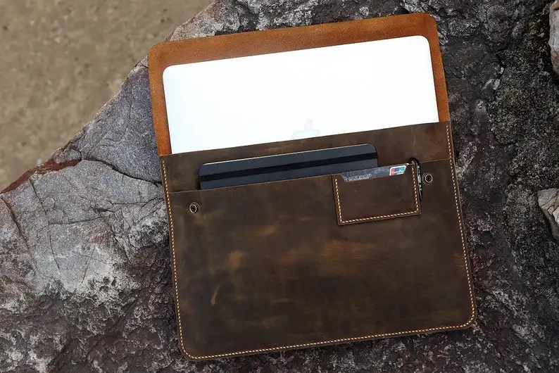Distressed Leather Laptop Case Sleeve Portfolio For 11 12 13 Air / Pro, Personalized Leather Laptop Case Bag MACX05DS