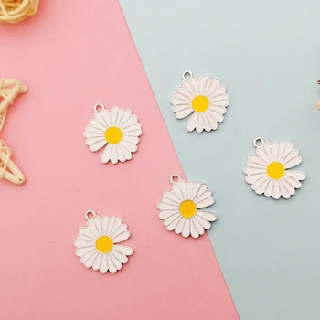 

10pcs/bag Daisy Charm Pendants Double Face Oil Drop Sun Flower Enamle Charms White K Metal Earring DIY Fashion Jewelry Accessory