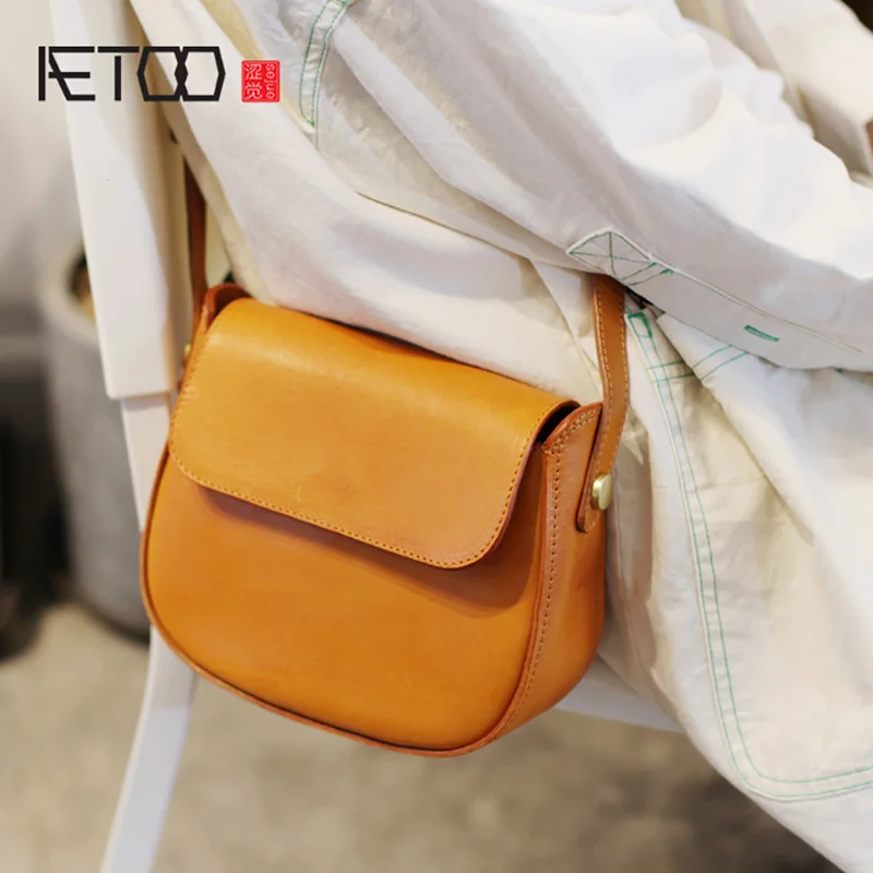 

AETOO Vintage saddle bag, semi-round high-sense bag, 100-year-old with oceanic retro summer slant bag