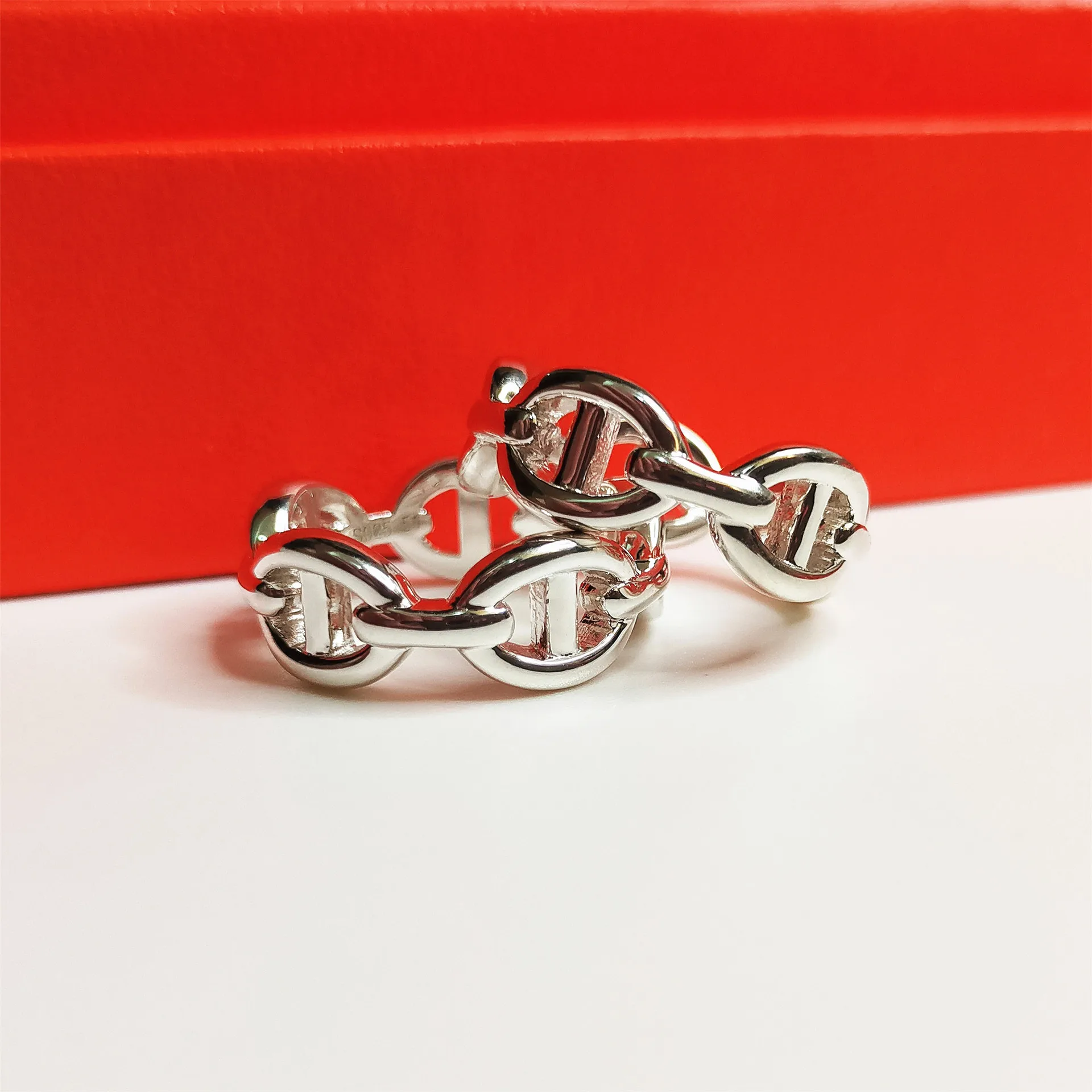 

Fashio Brand Wide type pig nose ring retro S925 pure silver digit 8 chain hollow index finger ring couples ring won't fade