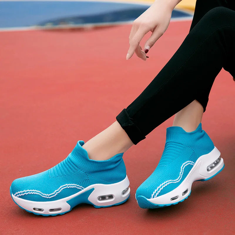 Женские кроссовки на платформе Дышащие носки Женская обувь танкетке Визуально