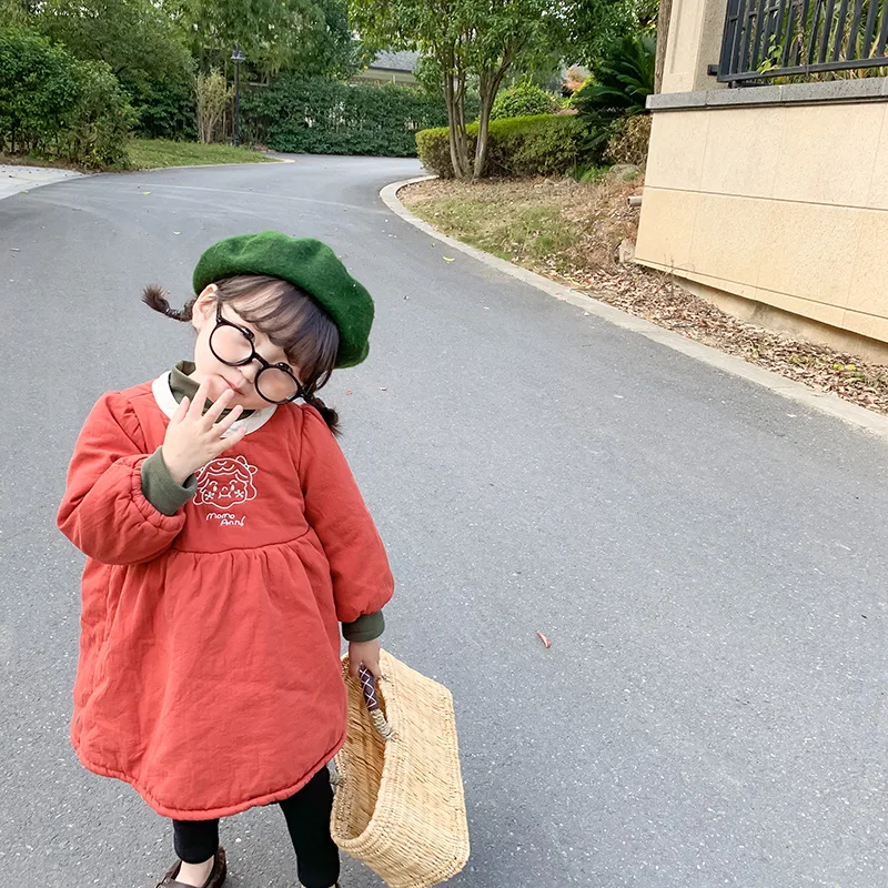 Новинка зимы в Корейском стиле для маленьких девочек, милые детские платья с рисунками героев мультфильмов для детей детская одежда с круглым воротником и Фонари рукав платье утепленное детское платье