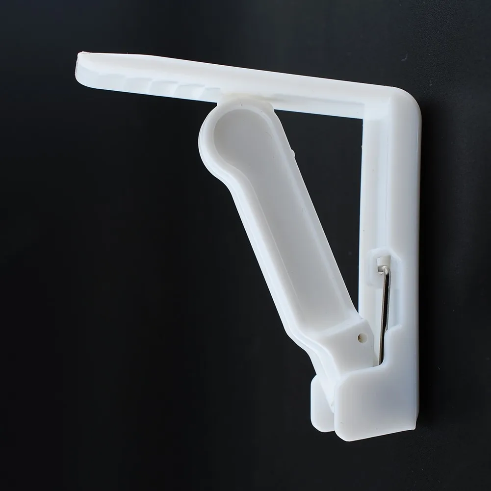 4pcs Tablecloth Holder PP 5.7cm*5.7cm*1.7cm Tablecloth Clamps Kitchenware Wedding Promenade Table Cover Kitchen Supplies White