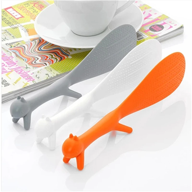 3 colors Lovely Kitchen Supplie Squirrel Shaped Ladle Non Stick Rice Paddle Meal Spoon Random Color