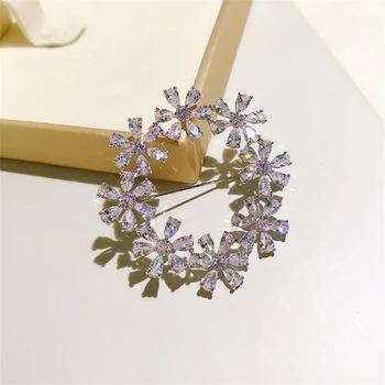 

Simple Wreath Brooch Rhinestone Brooches Pins Crystal Wedding Broaches for Bridal Bouquet Dress Sash Broach Jewelry Xmas Gift