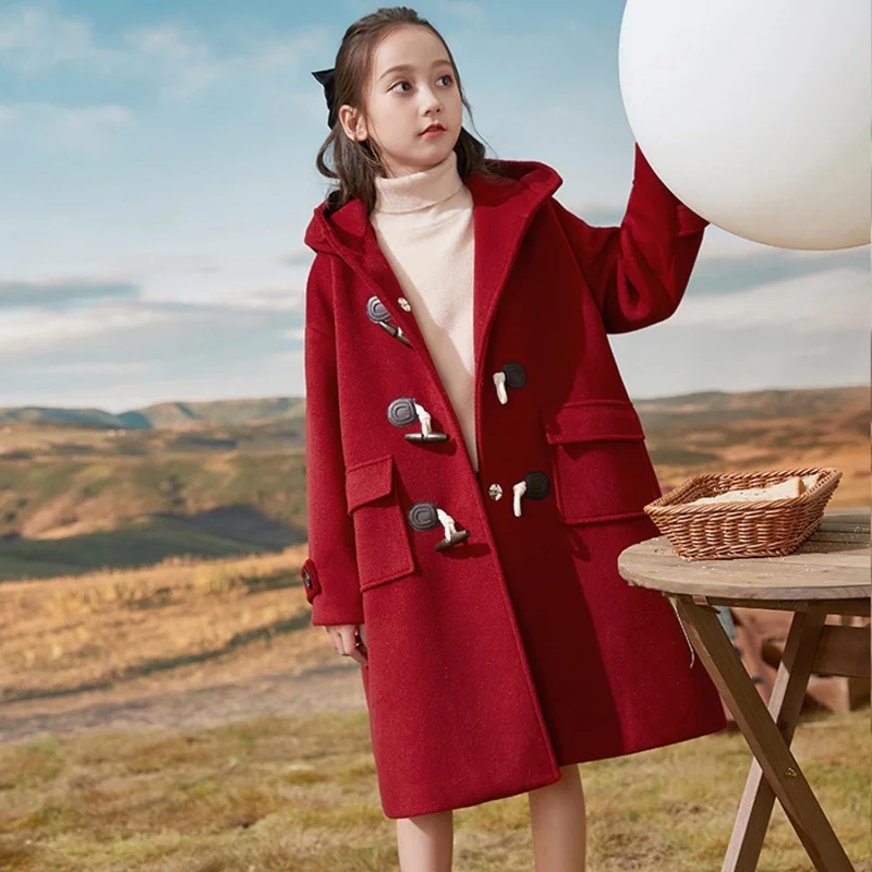 manteau a capuche rouge