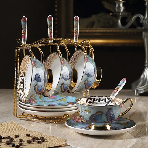 Синяя Роскошная чашка для послеобеденного кофе, кофейная чашка Европейский костяной фарфор королевская кофейная чашка креативный Ретро Золотой чайный набор и блюдце D6D - Цвет: 4 set shelf
