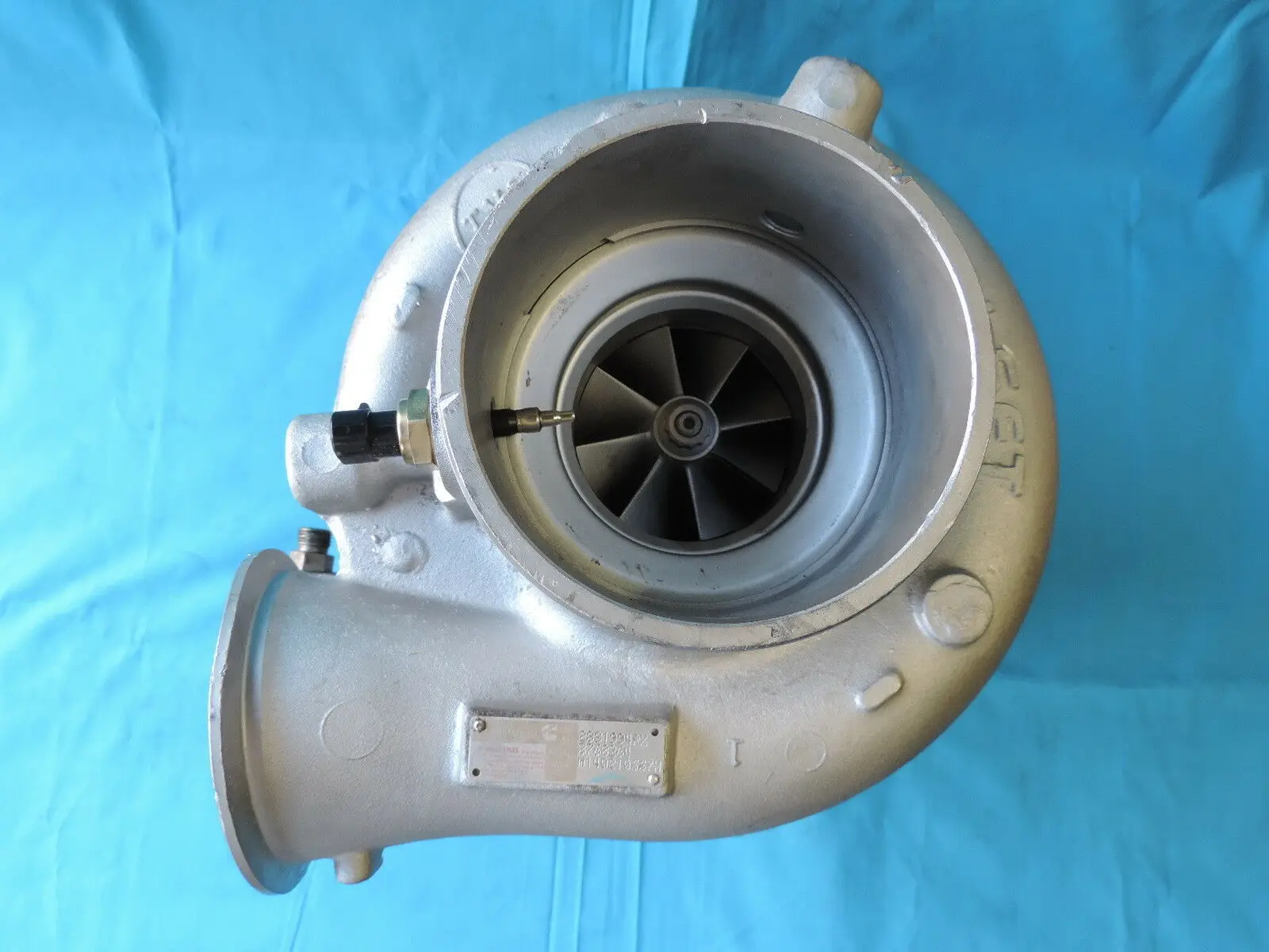 

Подлинный Турбокомпрессор HE551V 3786264 Cummins ISX QSX15 для двигателя Holset