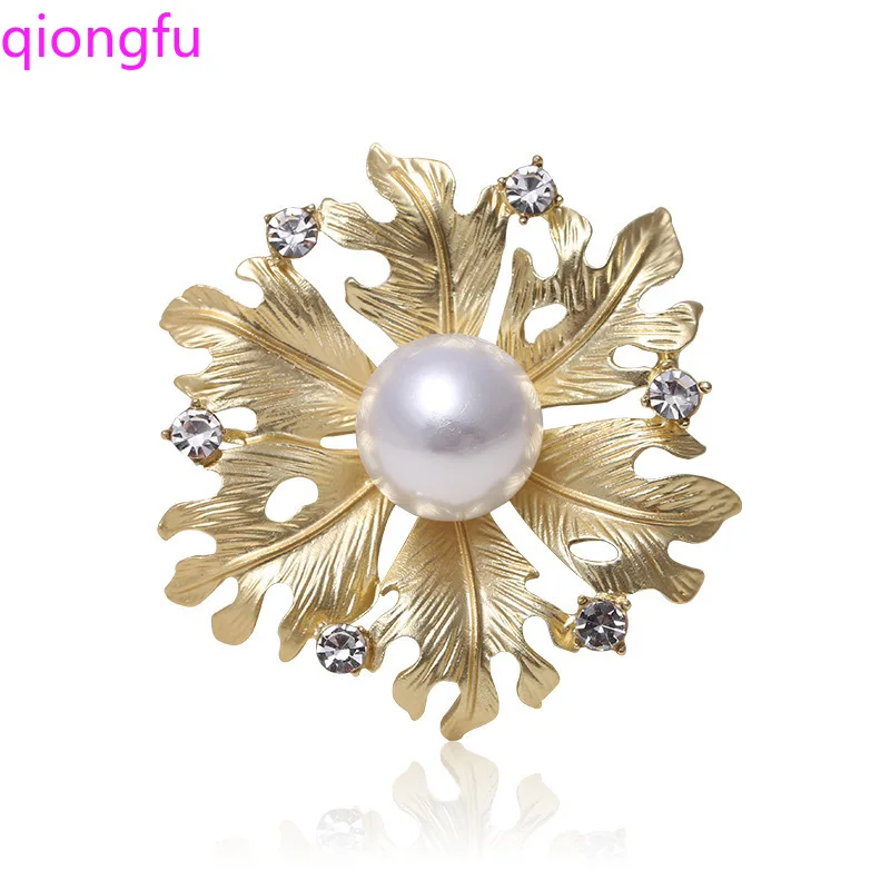 

Qiongfu Flower Brooch Brooch Electroplated Brooch Artificial Pearl Brooch High-grade Brooch Fashion Accessories Clothing Pin