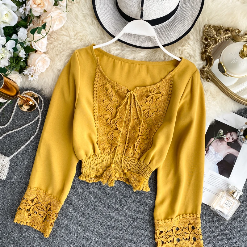 

Seaside Holiday Chiffon Shirt Woman Bohemian Round Collar Hollowed-out Lace Splice Long-sleeved Short Tops Blouse K331