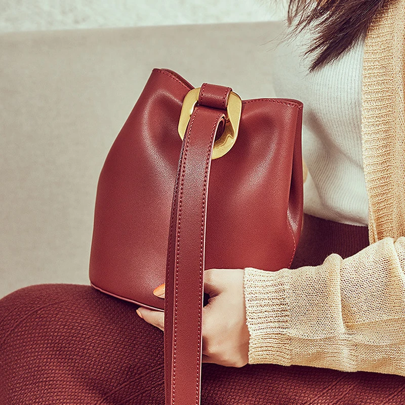 

Fashion Bucket Women Split Leather Handbag Casual Clutch Luxury Shoulder Bag Travel Work High Quality New Design 2019 Hand Bag