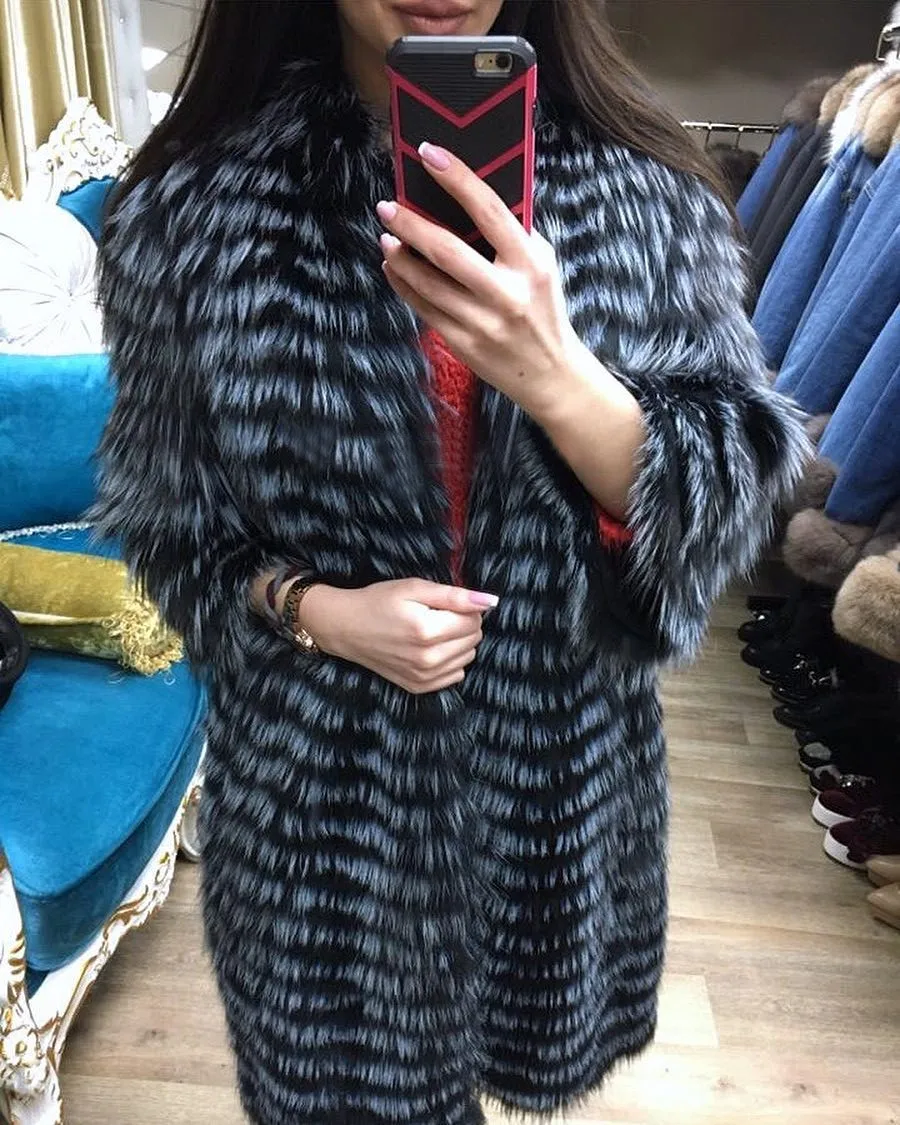 Новый натуральным лисьим мехом пальто из серебристого лисьего меха плотная
