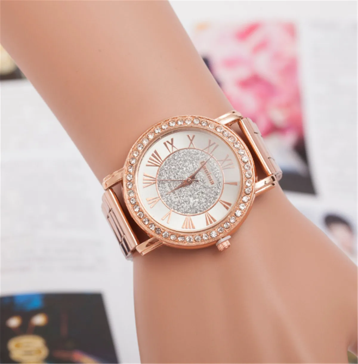

Europe And America Hot Sales Couples QUARTZ Alloy Diamond-embedded Watch Fashion Steel Watch AliExpress Hot Selling