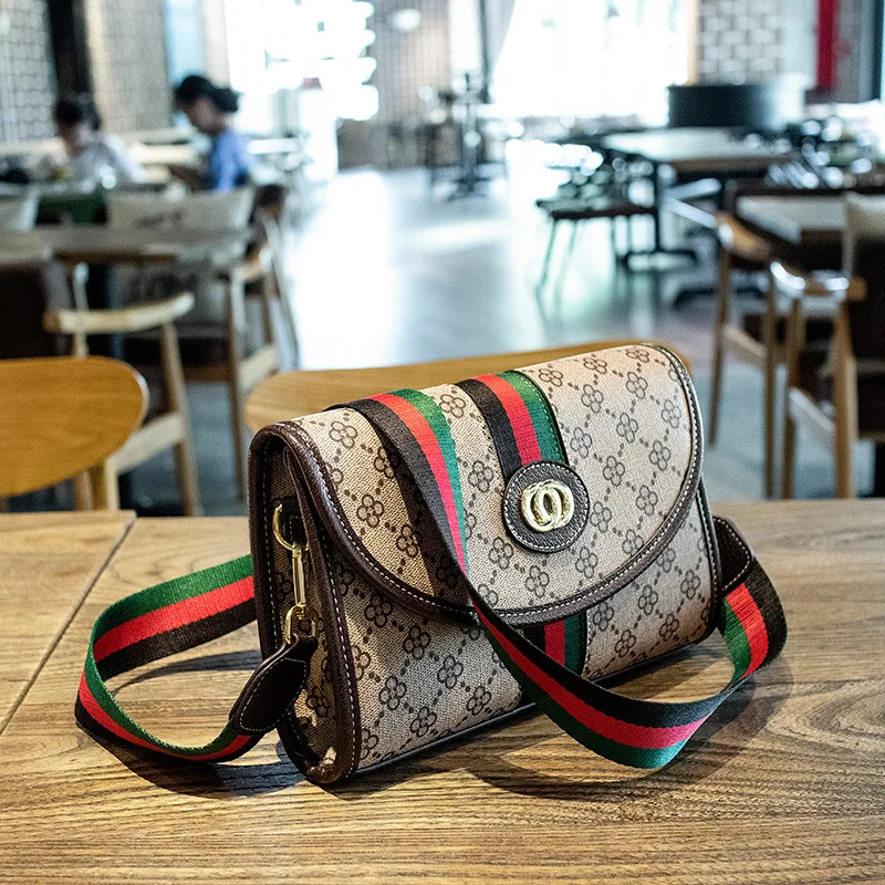 Female Bag Messenger Bag 2021 Spring and Summer New Female Bag Niche Design Fashion Envelope Bag Luxury Net Red Shoulder Bag